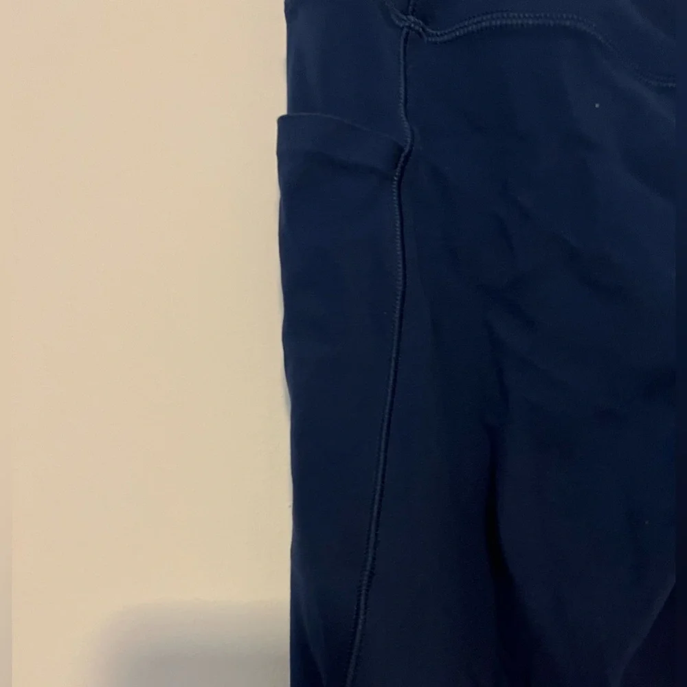 Athleta Salutation Stash Pocket II tight - Picture 2 of 5